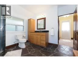 223 WELLINGTON Street N - 14