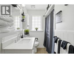 33 CENTENNIAL Parkway S - 23