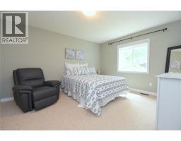 132 CLOUGH Crescent - 16