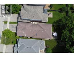 132 CLOUGH Crescent - 35