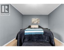 386 HIGHLAND Road W UnitNo. 32 - 18