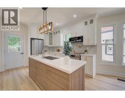 26 RICHARDSON Street - 16
