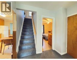 39 KING Street S - 10
