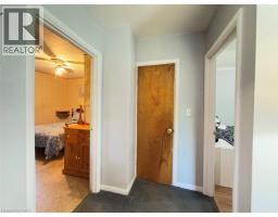 39 KING Street S - 11