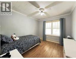 39 KING Street S - 12