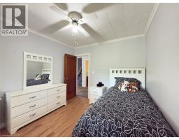 39 KING Street S - 13