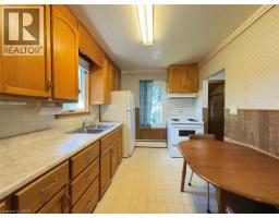 39 KING Street S - 18