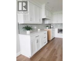 25 DUCHESS Drive - 4