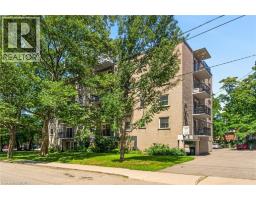 40 ROBINSON Street UnitNo. 209 - 1