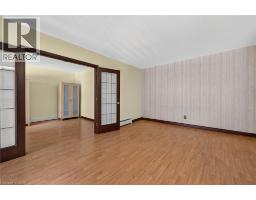 40 ROBINSON Street UnitNo. 209 - 18