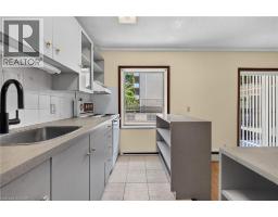 40 ROBINSON Street UnitNo. 209 - 21