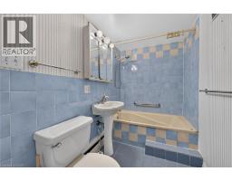 40 ROBINSON Street UnitNo. 209 - 27