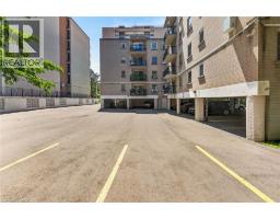 40 ROBINSON Street UnitNo. 209 - 31