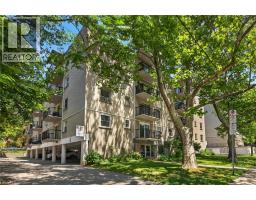 40 ROBINSON Street UnitNo. 209 - 4
