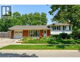 569 PARKSIDE Crescent - 1