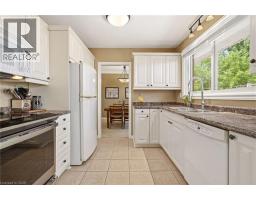 569 PARKSIDE Crescent - 16