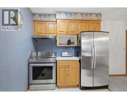 4 CORBETT Avenue - 12