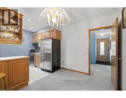 4 CORBETT Avenue - 13