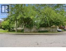 83 YORK Street - 13