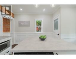 46 MURRAY Street E - 11