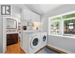 153 MONTROSE Street N - 15
