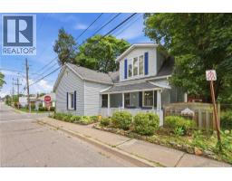 153 MONTROSE Street N - 2