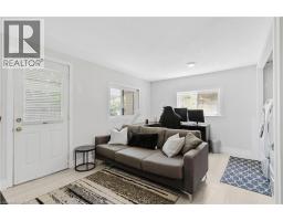 35 SHADE Street - 16