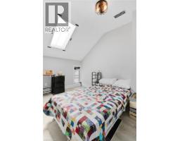 35 SHADE Street - 24
