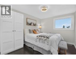 23 BRIAR KNOLL Drive - 24