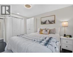 23 BRIAR KNOLL Drive - 25