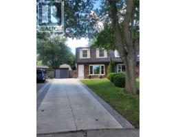23 BENTLEY Place - 1