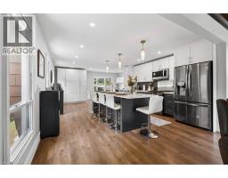 555 FOUNTAIN Street S - 5