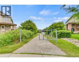 48 CLOUGH Crescent - 36