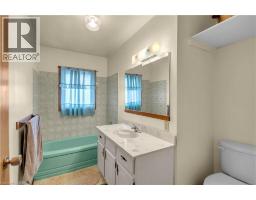 55 YOUNG Street - 26