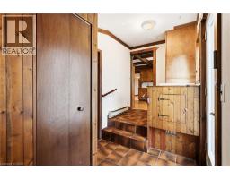 142 GRIFFIN Street S - 4