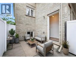 240 WESTMEADOW Drive UnitNo. 5A - 18