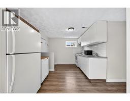 34 AVENUE Road - 31