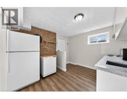 34 AVENUE Road - 32