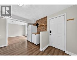 34 AVENUE Road - 33