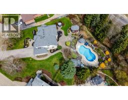 207 WOODRIDGE Drive - 44