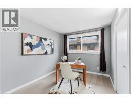 22 COLONIAL Street - 18