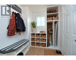 35 ERINGATE Drive - 24