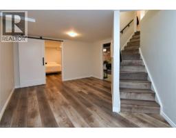 35 ERINGATE Drive - 42