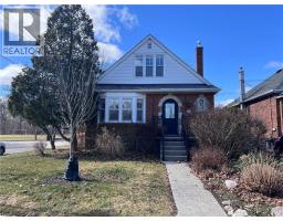 153 PARKVIEW Drive - 1