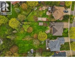 82 CORFIELD Drive - 50