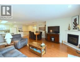 20 MEADOWLANDS Boulevard UnitNo. 8 - 8