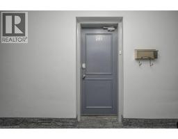 9 GRANT Boulevard UnitNo. 201 - 4