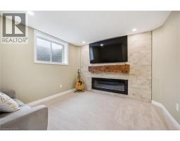 31 HEALEY Street - 32
