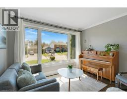 71 ROSSLINN Road - 17