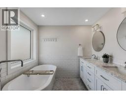 71 ROSSLINN Road - 20